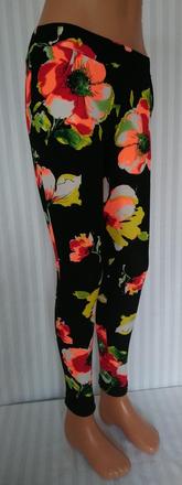 Dámske čierne jegginsy s farebným vzorom, silk, s