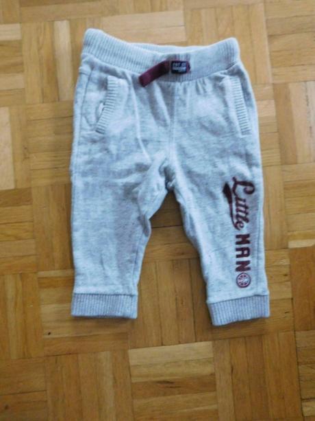 Hrubšie tepláčiky, f&f,74