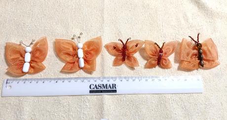 Korálikové aj látkové motýliky na štipcoch, 