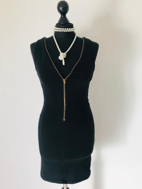 Čierne šaty amisu so zlatým zipsom, amisu,34