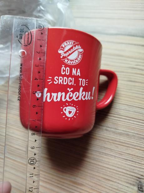 2 hrnčeky,