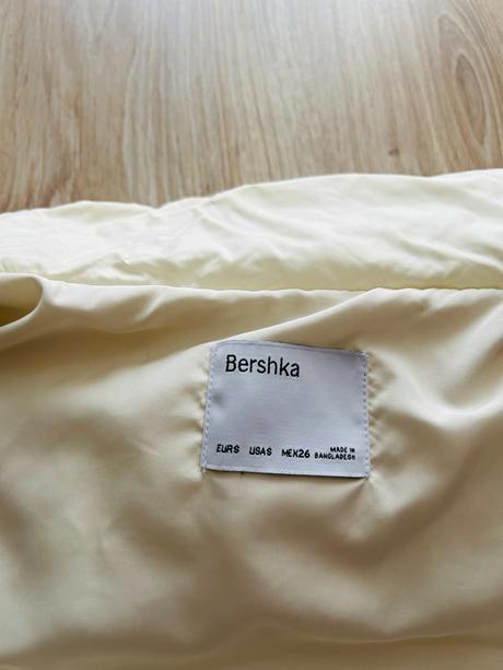 Krásna teplá vesta značky bershka, bershka,s