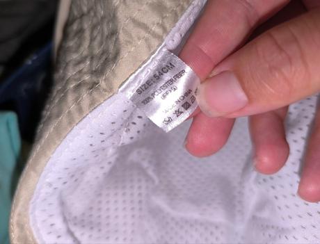 Klobúk s viazaním, 54