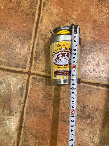 Plechová kovova pokladnička špornička, 