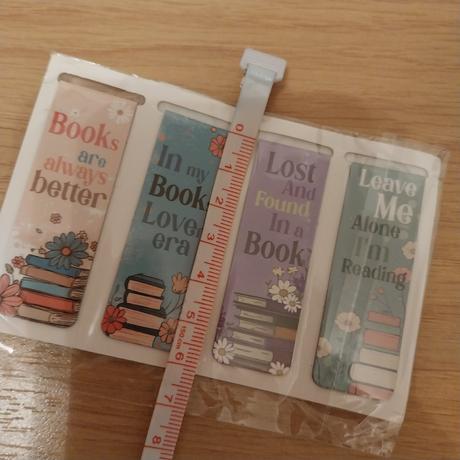 Magneticke zalozky pre knihomolov, 