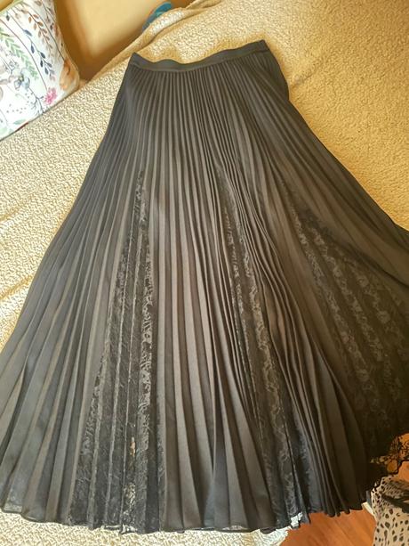 Guess krasna sukna, guess,s