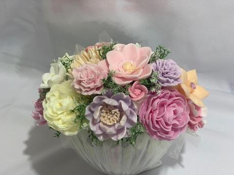 Mydlova kytica vo váze z mušle, 