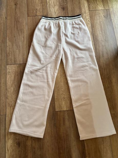 Široké nohavice, 36