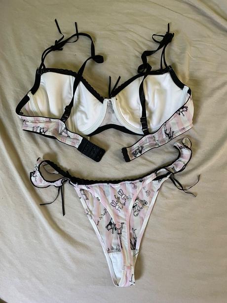 Set spodne pradlo tanga a podprsenka s kosticami, m