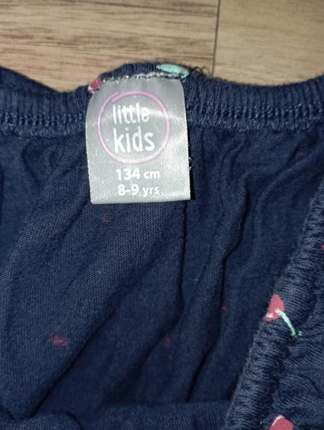 Čerešničkové šaty, 134