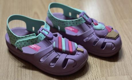 Dievčenské sandálky, 23