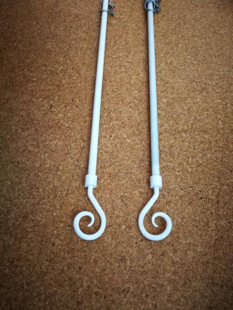 Garniza biela kovová 2 ks, 