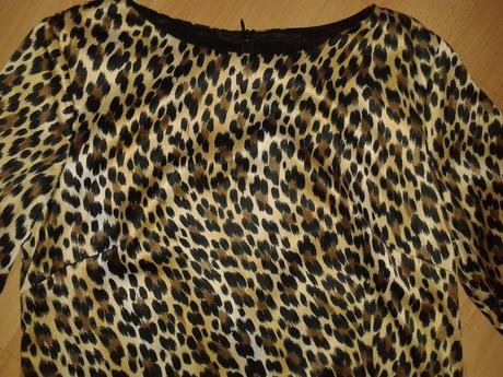 Leopardia satenova tunika, 38