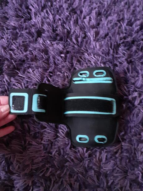 Puzdro na mobil na ruku, 