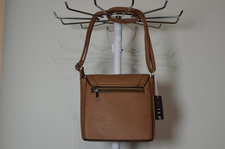 Bledohnedá kabelka, 