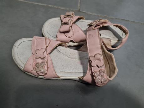 Kožené sandalky, 30