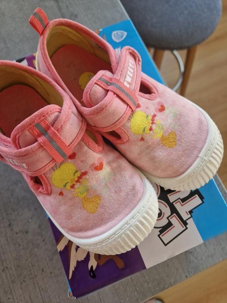 Dievčenské plátenky, 28