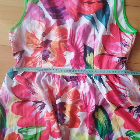 Predám dámske letné šaty top stav premerané, 