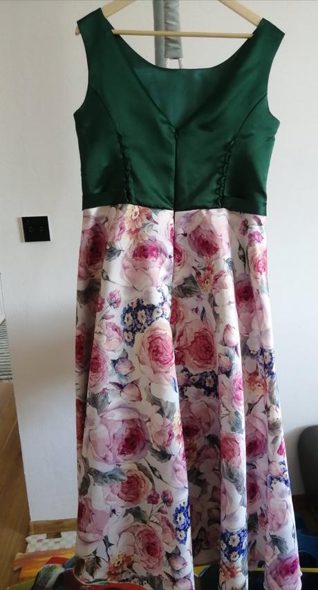 Dlhé spoločenské šaty šité na mieru, 38