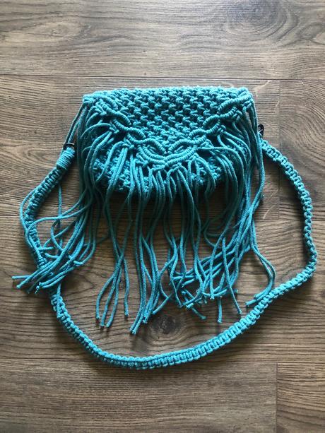 Kabelka makramé,