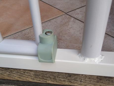 Detská kovová bezpečnostná zábrana na dvere,schody, safety 1st