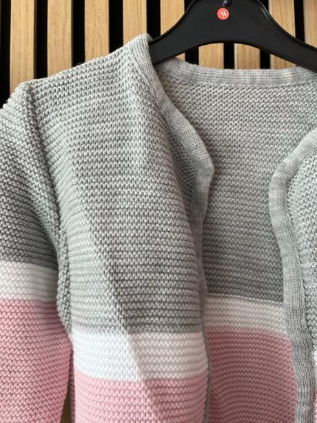 Sivo-ružový svetrík (dievčenský), 134