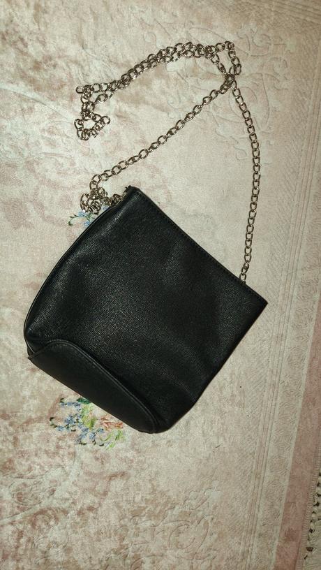 Mala kabelka deezee, 