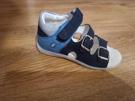 Ortopedické kožené sandálky, baťa,22