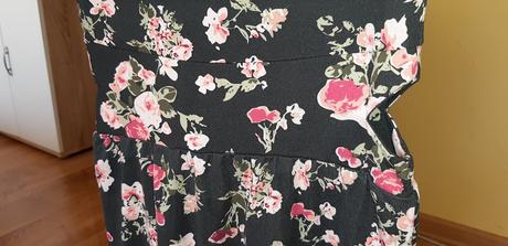 Letné šaty s kvetinami, gate,s