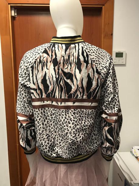 Tenká bunda so zlatými lemami, 40/42, bonprix,40