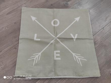 Návliečka na vankúš love,