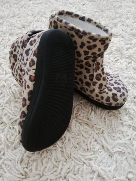 Papučky/kapce leo, h&m,23