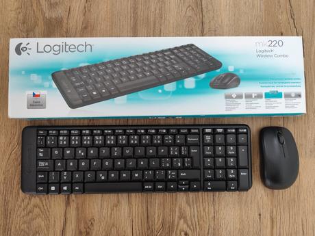 Klávesnica logitech,