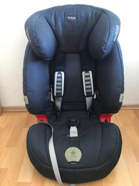 Tmavomodrá autosedačka britax 9-36 kg, britax