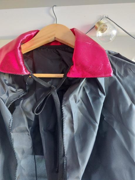 Karnevalový plášť-upir, 