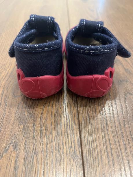 Prve sandalky, baťa,21