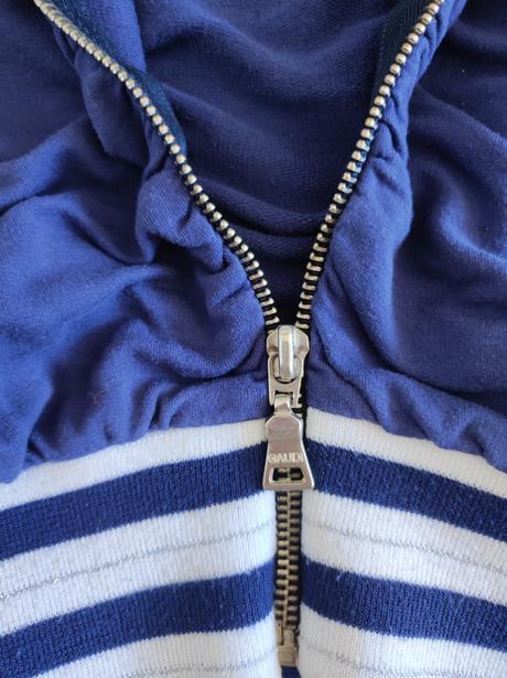 2 ks mikiniek spolu za 4 eur, guess,116