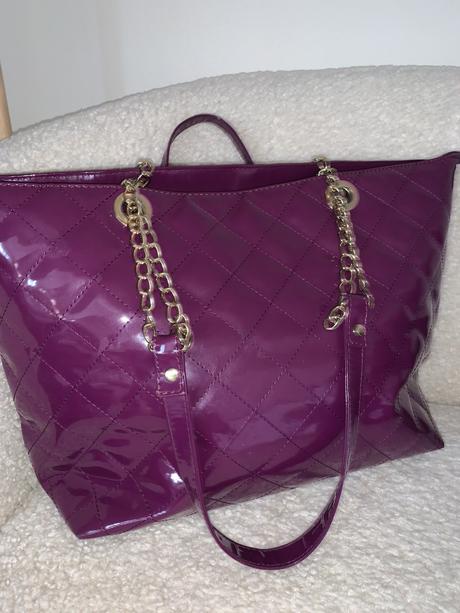Purpurová lakovaná kabelka, carpisa