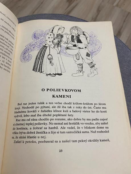 Krásna retro rozprávková kniha spiaca krásavica,