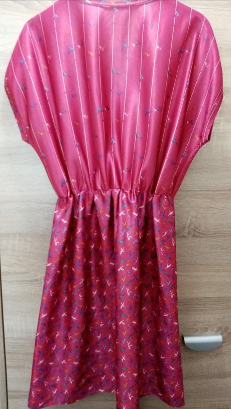 Ružové saty s vtakmi, s