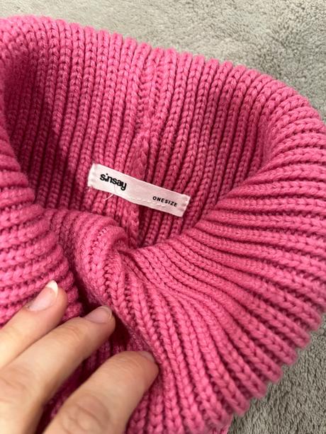 Ružová čapica, sinsay