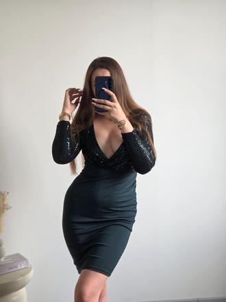 Extravagantné šaty s, s