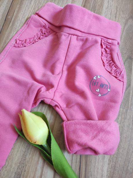 Tepláky s volánikmi uv+30, 62