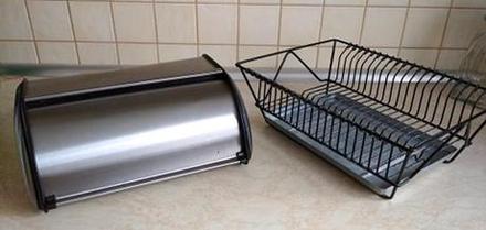 Chlebník a odkapávač,