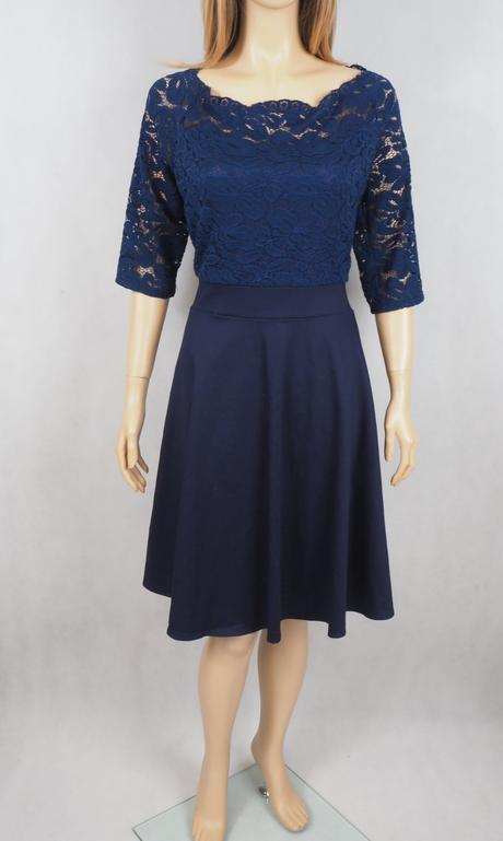 Kvalitné čipkované šaty, 46