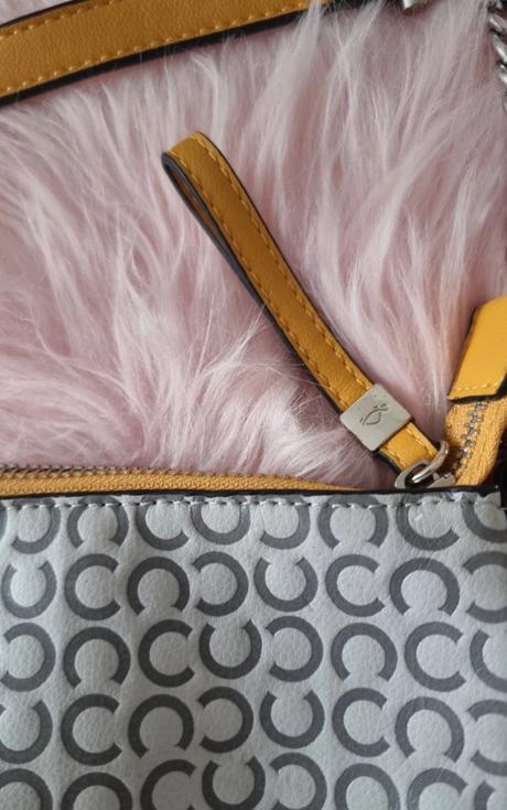 Kabelka caprisa, carpisa