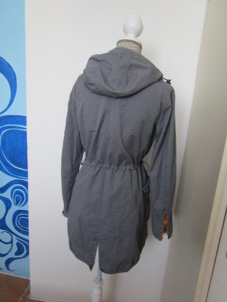 2068. párka, vetrovka, s