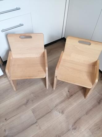 Montessori stolík s 2 stoličkami masív, 