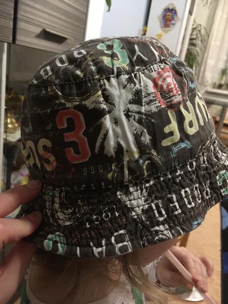 Klobúčiky na leto s motýlikom, pásikavý, 9 ks, rada,74