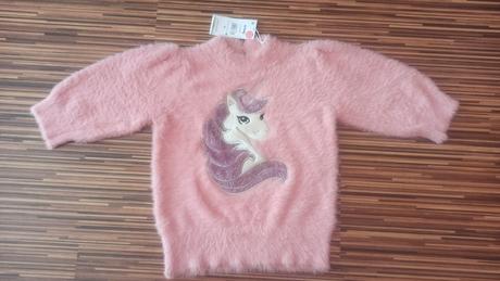 Chlpaty svetrik jednorozec 140, sinsay,140